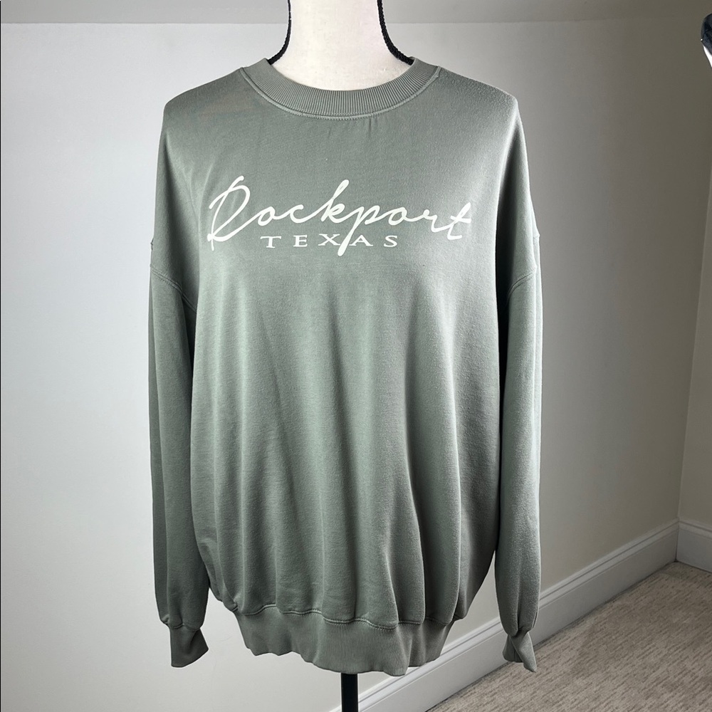 Liquid Energy Apparel Women’s XL Sage Green Rockport Texas Graphic Sweatshirt
